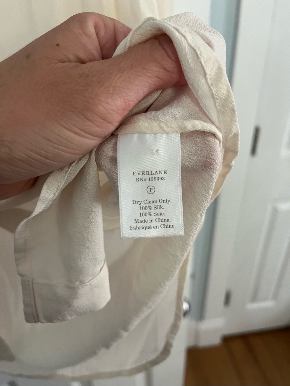 Everlane silk button down - Picture 6 of 6